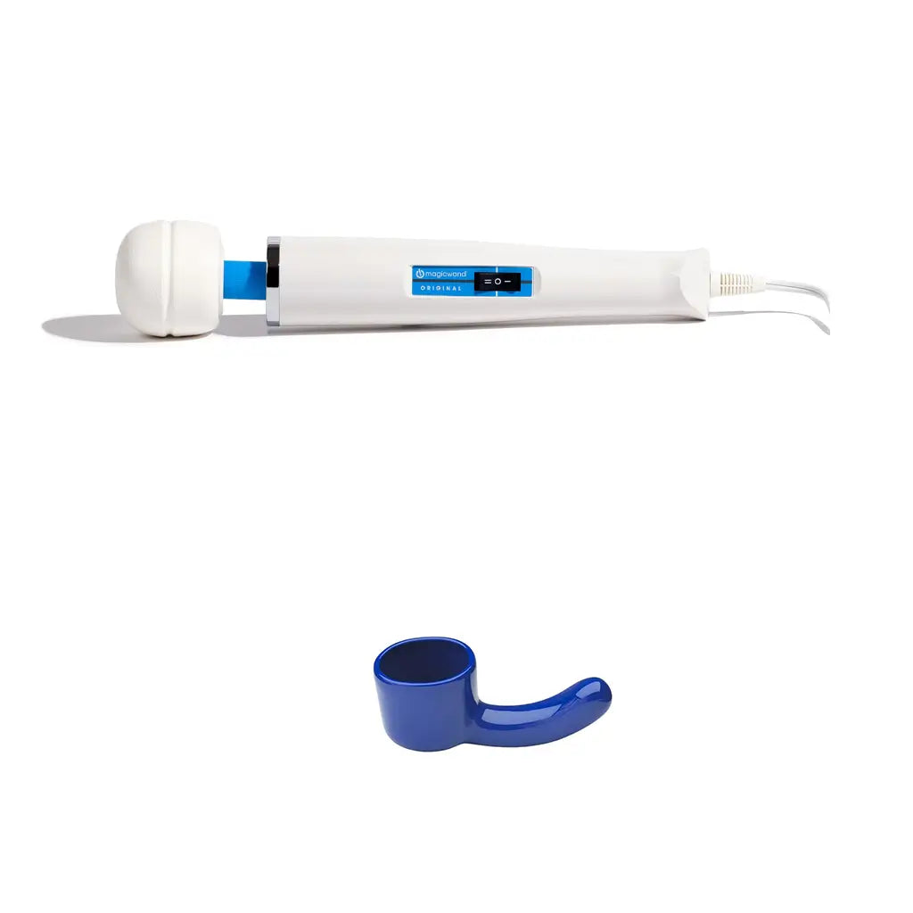 Magic Wand Original Set B — masajeador blanco con cable y, debajo, el accesorio Curved Blue azul